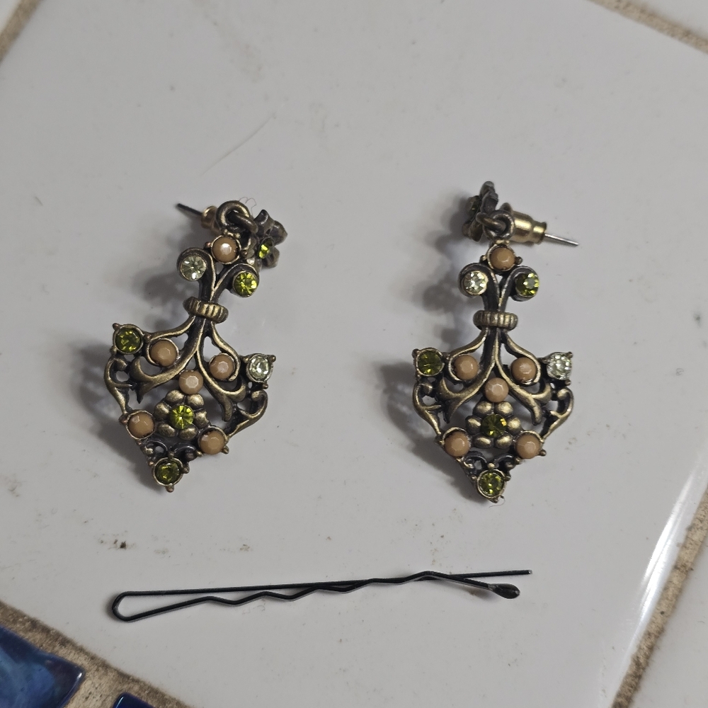 Elegant Gold and Green Earrings